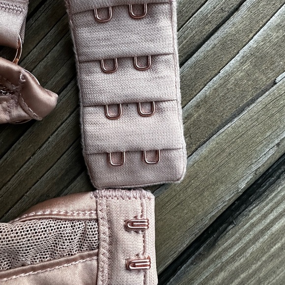 Victorias Secret Sexy Bra 34B - Picture 3 of 4